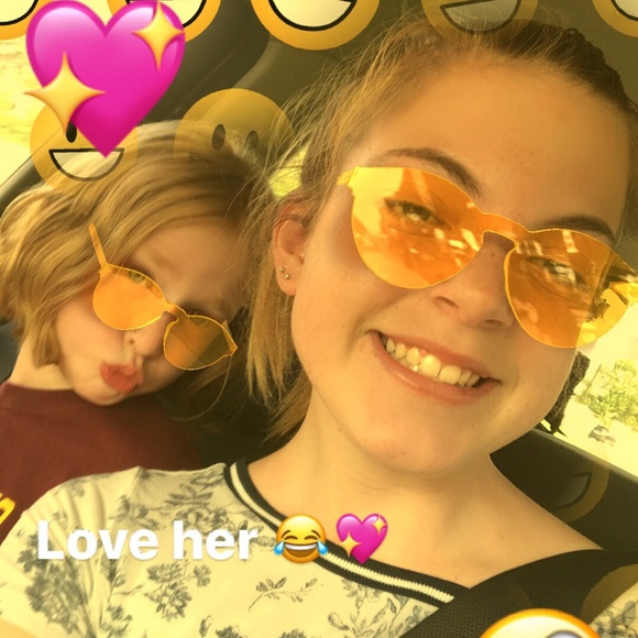 Meet your Posher, Paige - Picture 1 of 1